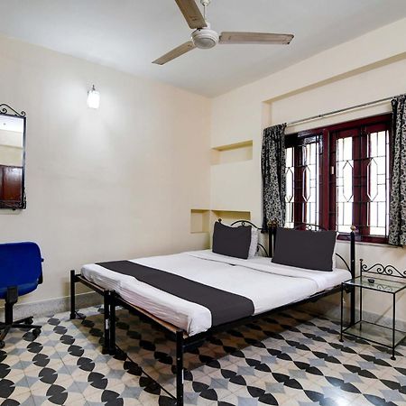 Oyo Simplex Guest House Behala Калькутта Экстерьер фото