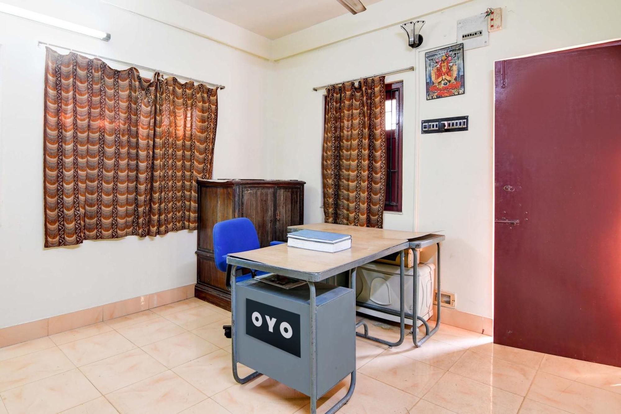 Oyo Simplex Guest House Behala Калькутта Экстерьер фото